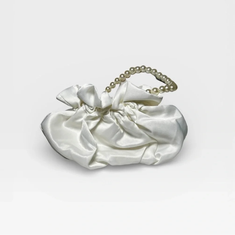Pearl Handle White Satin Clutch - Picture 2 of 4